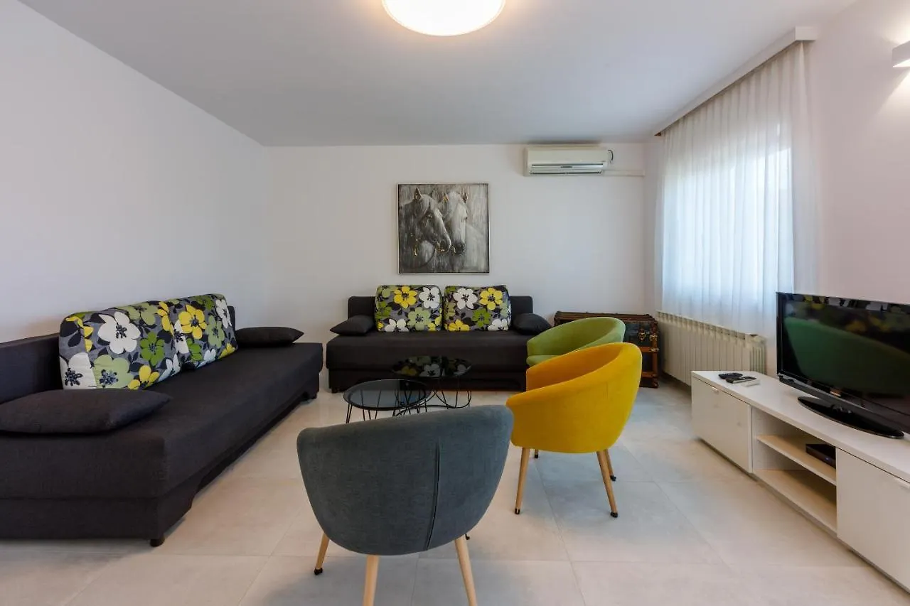 Damir 4+1+1 Apartment Crikvenica