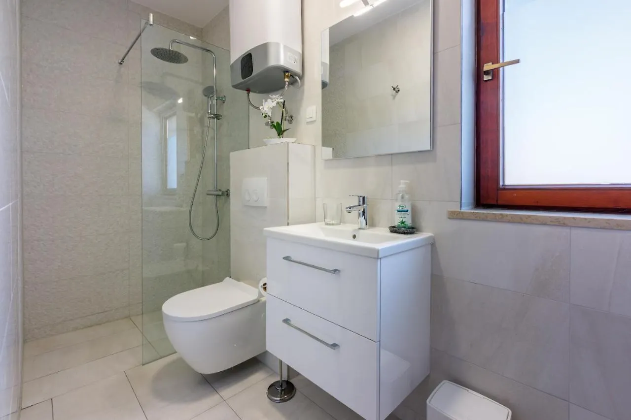 Damir 4+1+1 Apartment Crikvenica