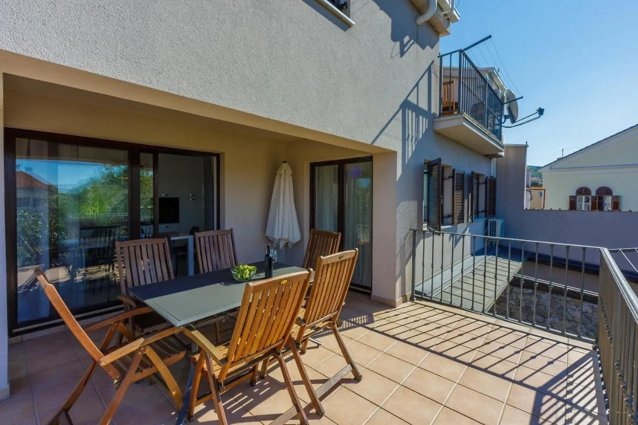 Damir 4+1+1 Apartment Crikvenica 0*,