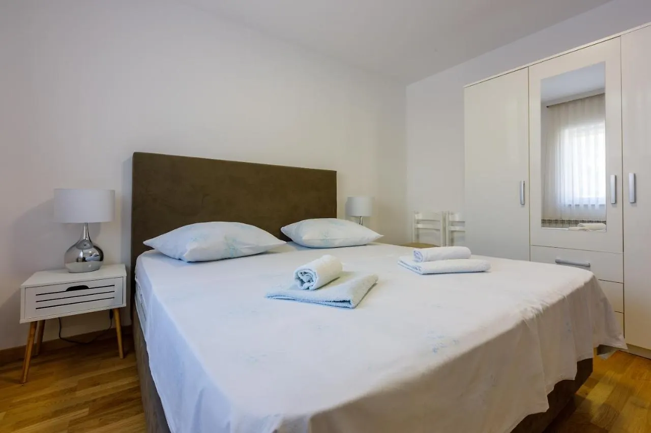 Damir 4+1+1 Apartment Crikvenica