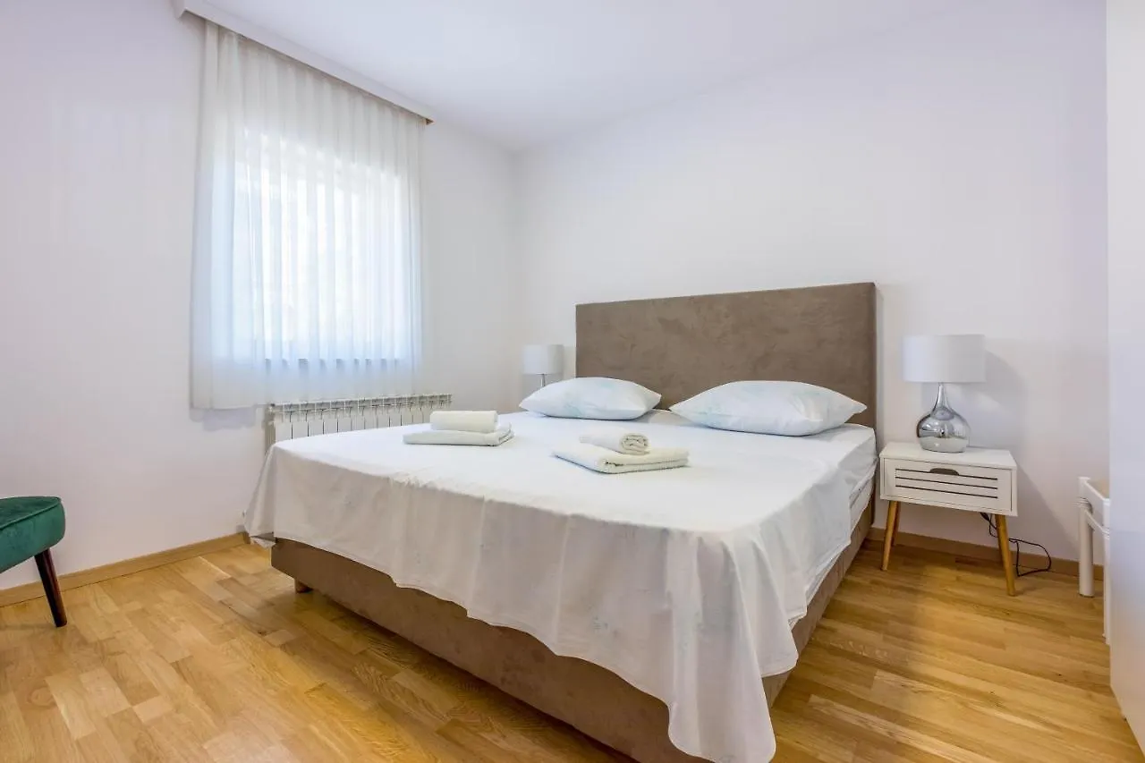 Damir 4+1+1 Apartment Crikvenica