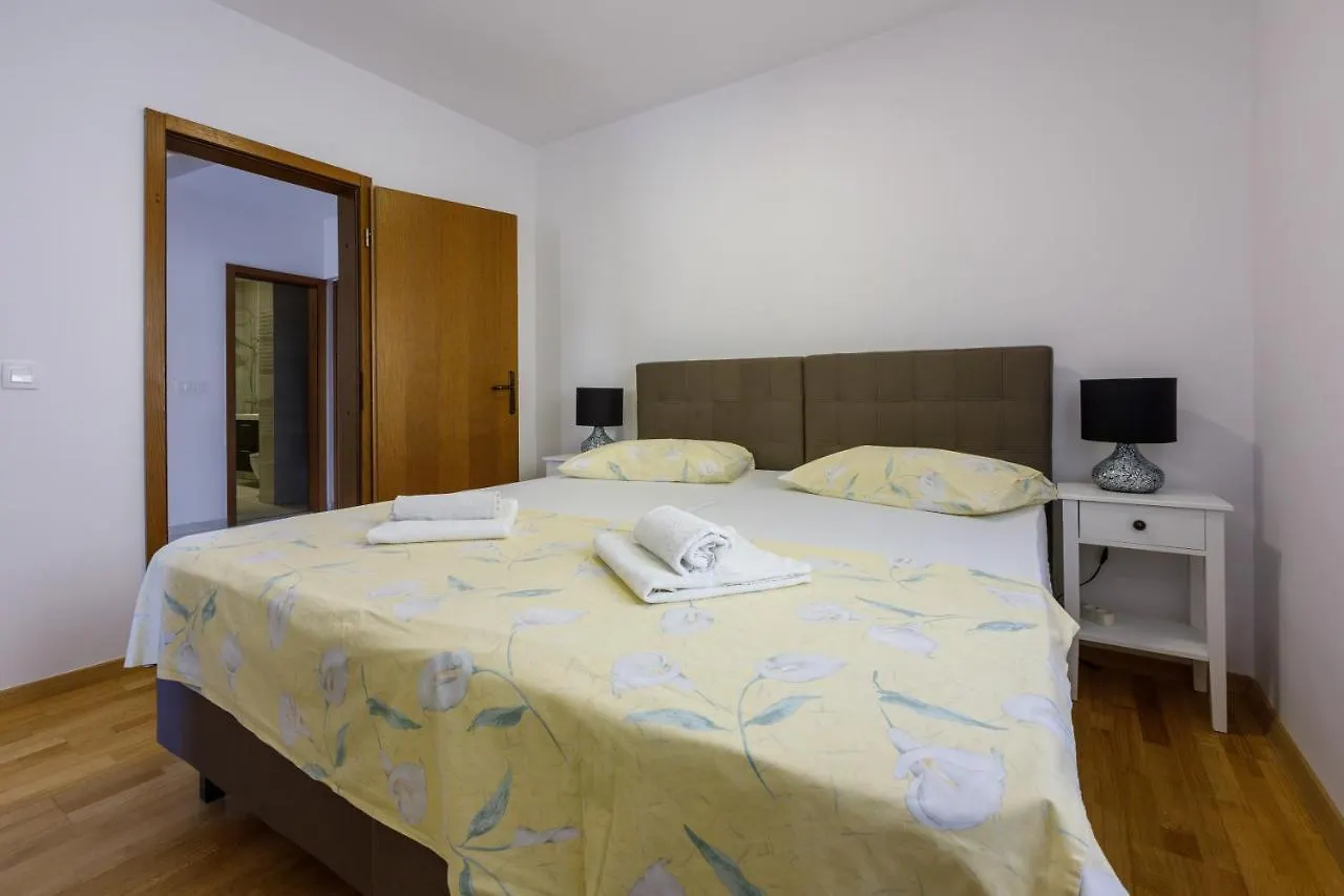 Damir 4+1+1 Apartment Crikvenica