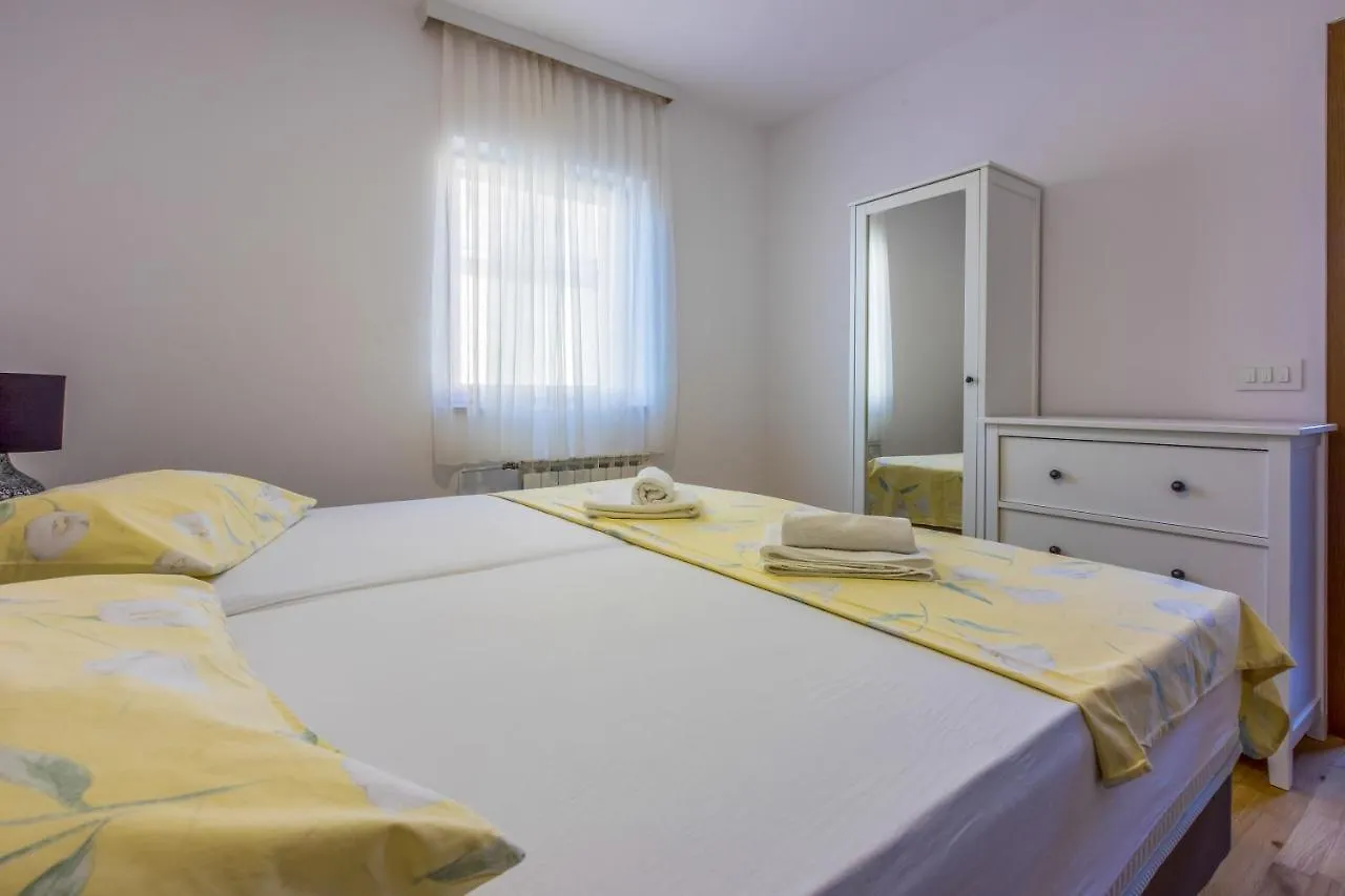 Damir 4+1+1 Apartment Crikvenica