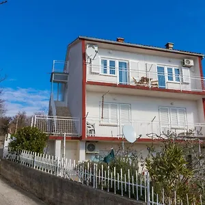 With A Parking Space - 13450 Crikvenica