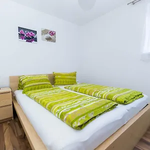 Moderne Souterrainwohnung Crikvenica